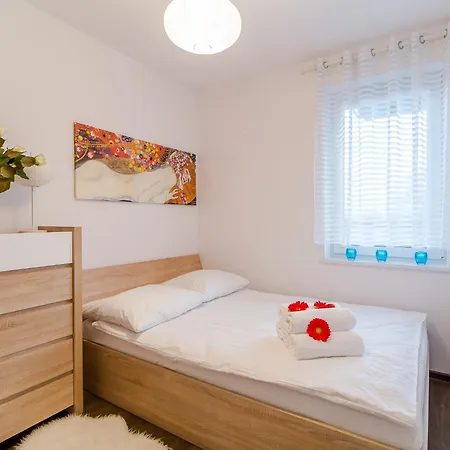 Waterline Deluxe Class, Family Place *