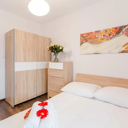 Waterline Deluxe Class, Family Place アパート