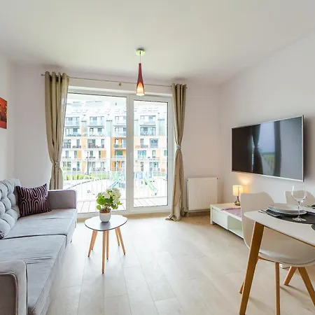 Waterline Deluxe Class, Family Place