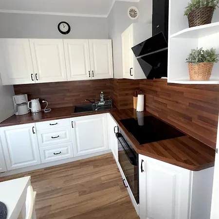 Waterline, Family Place Apartman