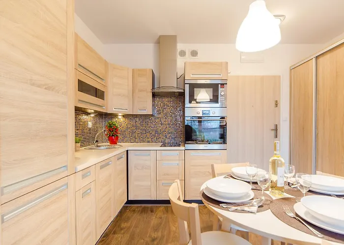 Waterline Deluxe Class, Family Place