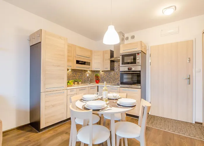 Waterline Deluxe Class, Family Place