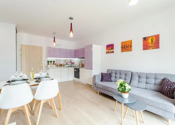 Waterline Deluxe Class, Family Place